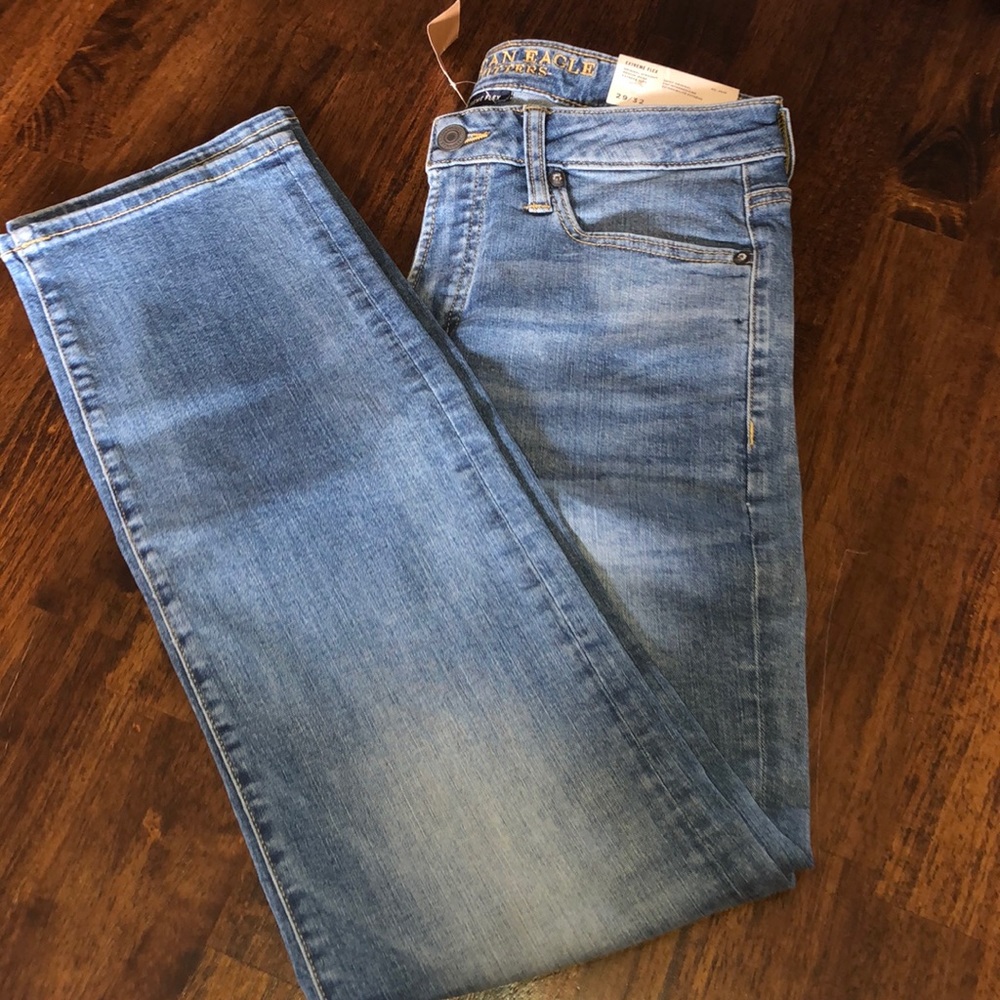 American Eagle Men’s extreme flex jeans